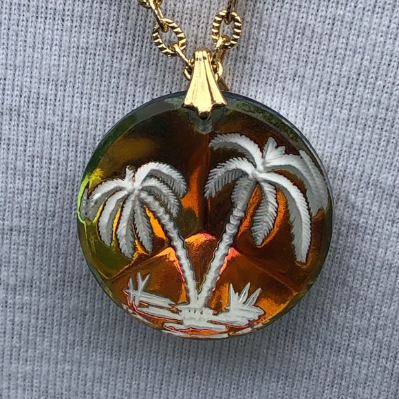 Vintage palm trees 🌴 reverse carved watermelon Heliotrope necklace - Picture 4 of 11